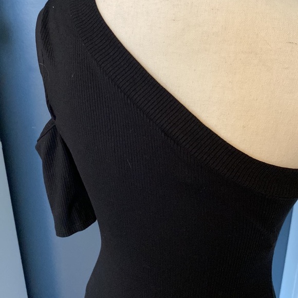 Lulus Ribbed One Shoulder Cold Shoulder Bodysuit NWT - Picture 7 of 8
